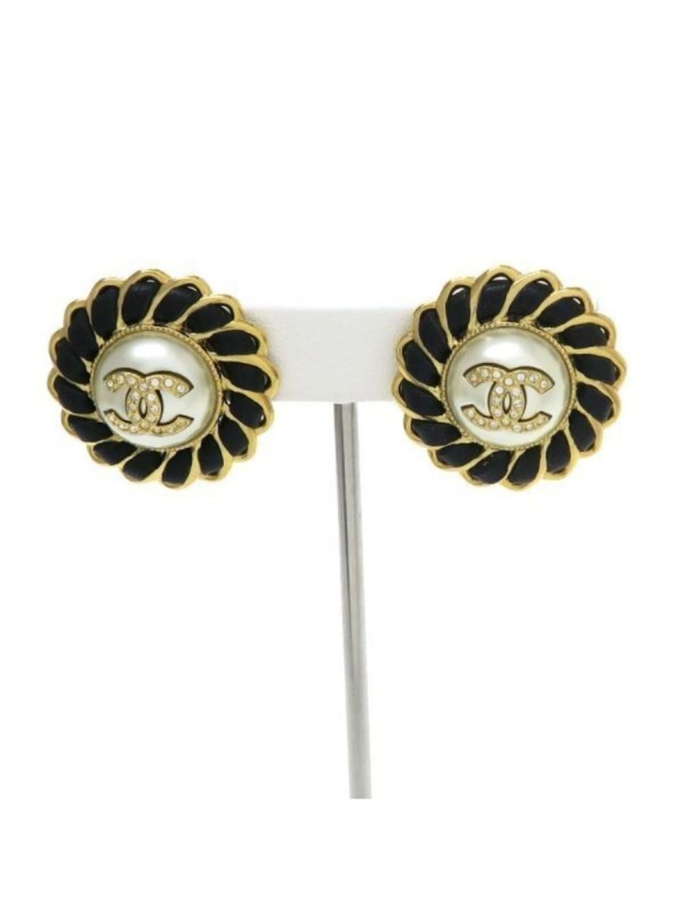 Chanel Earrings Gold